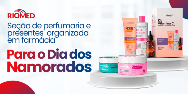 seção de perfumaria e presentes organizada em farmácia para o Dia dos Namorados — kits de beleza e hidratação