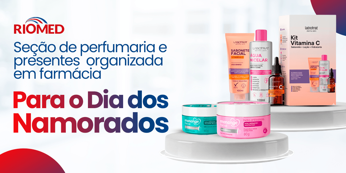 seção de perfumaria e presentes organizada em farmácia para o Dia dos Namorados — kits de beleza e hidratação